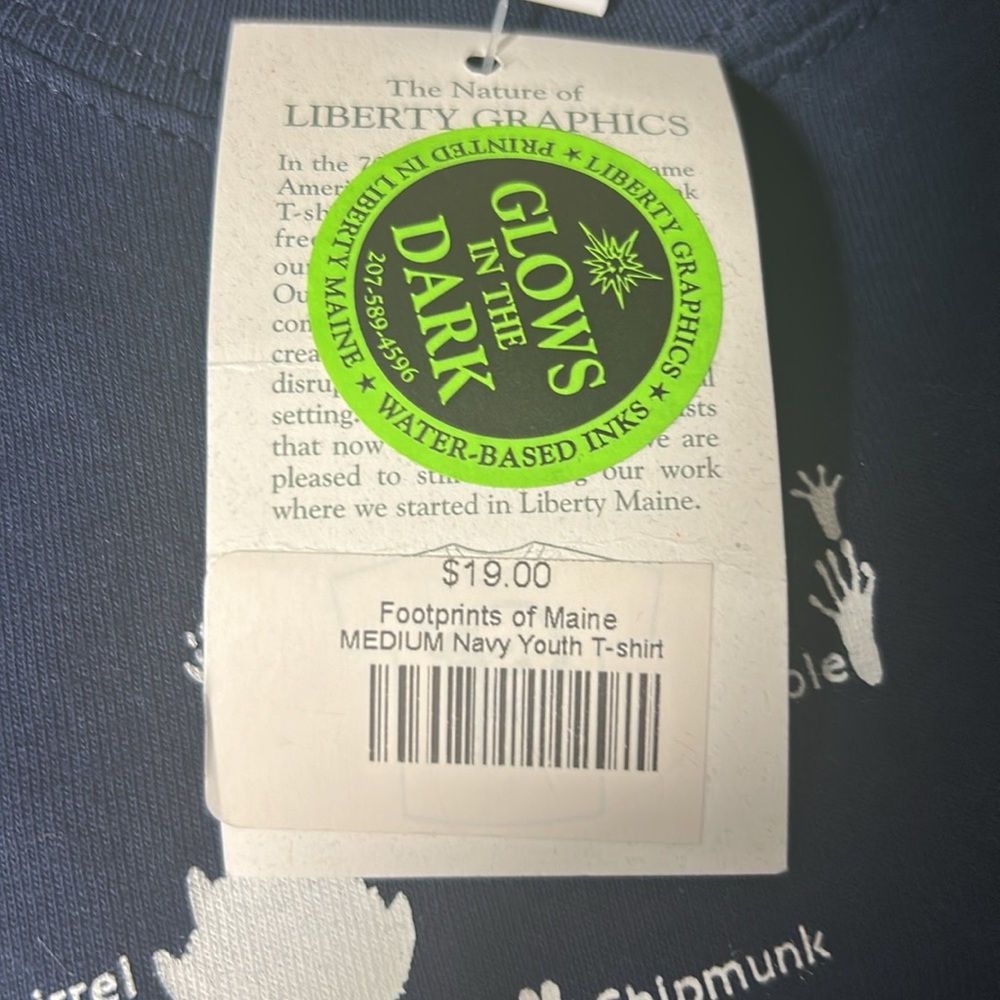Footprints of Maine glow in the dark graphic printed tee size medium - Picture 9 of 9